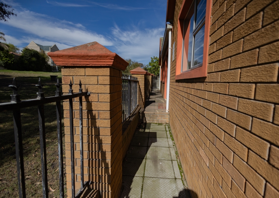 3 Bedroom Property for Sale in Uitzicht Western Cape